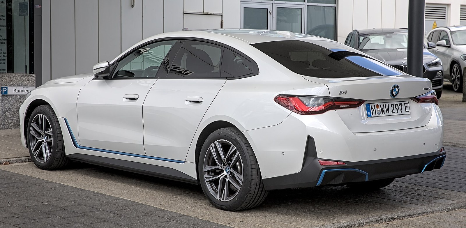BMW i4